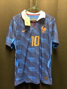 Kylian Mbappé France 26 home jersey